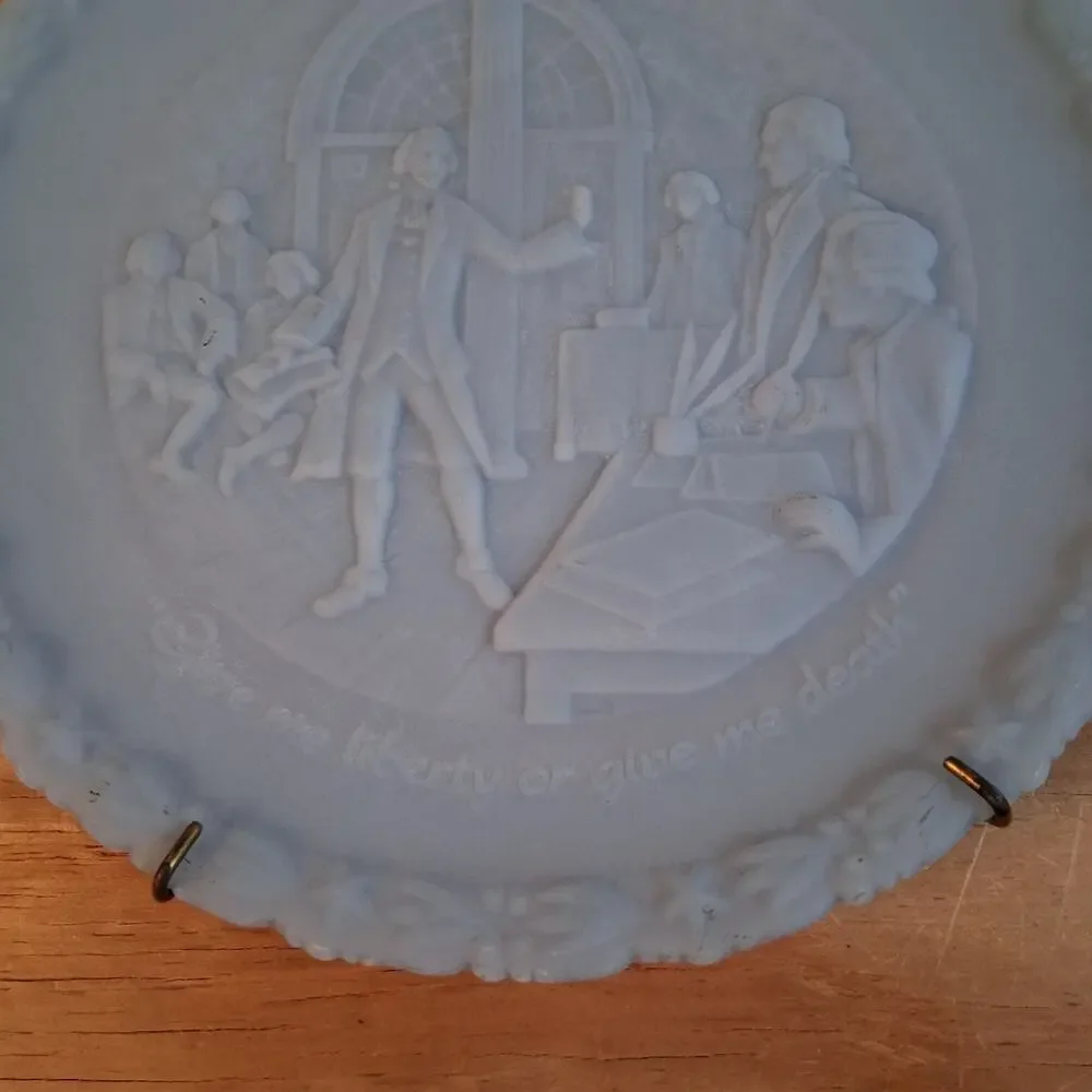 Fenton Vintage Give me Liberty 1776-1976 Bicentennial Powder Blue Glass Plate